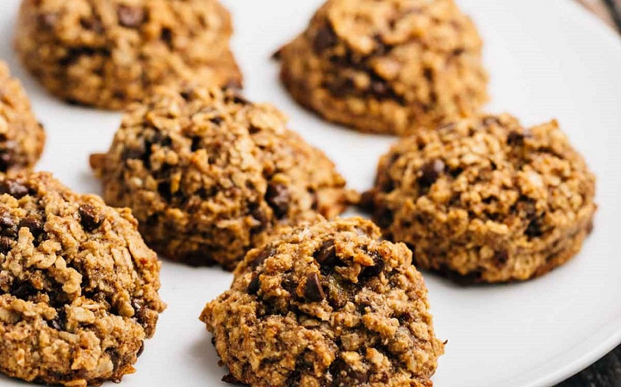 Vegan banana choc chip cookies