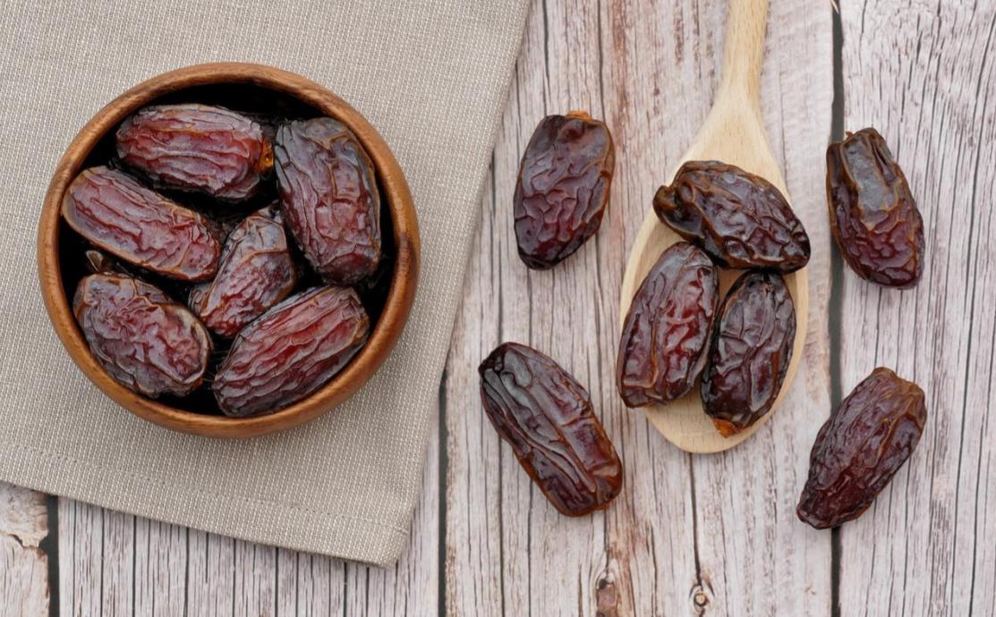 date seeds for skin