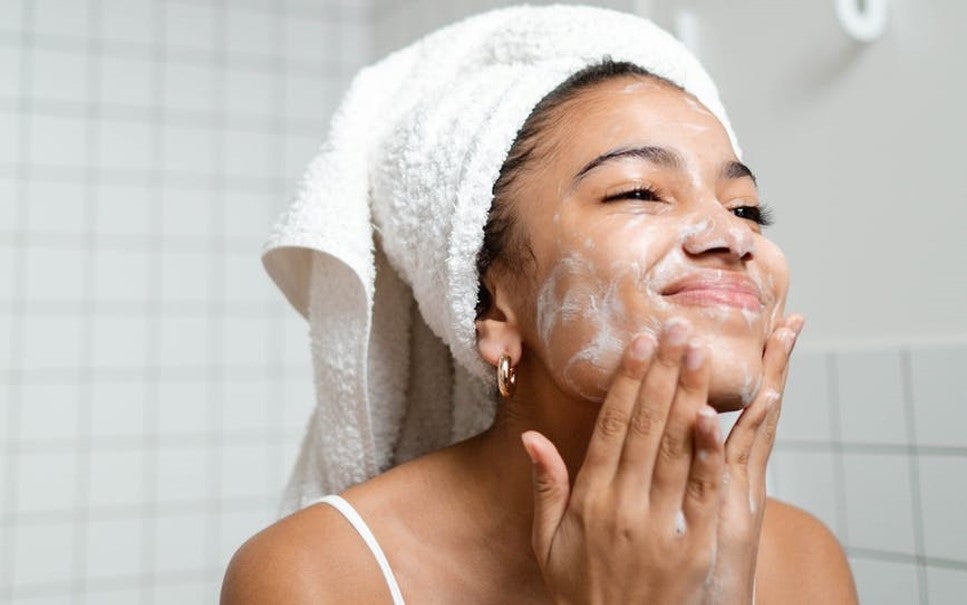 Physical Vs. Chemical exfoliants - Which is better?