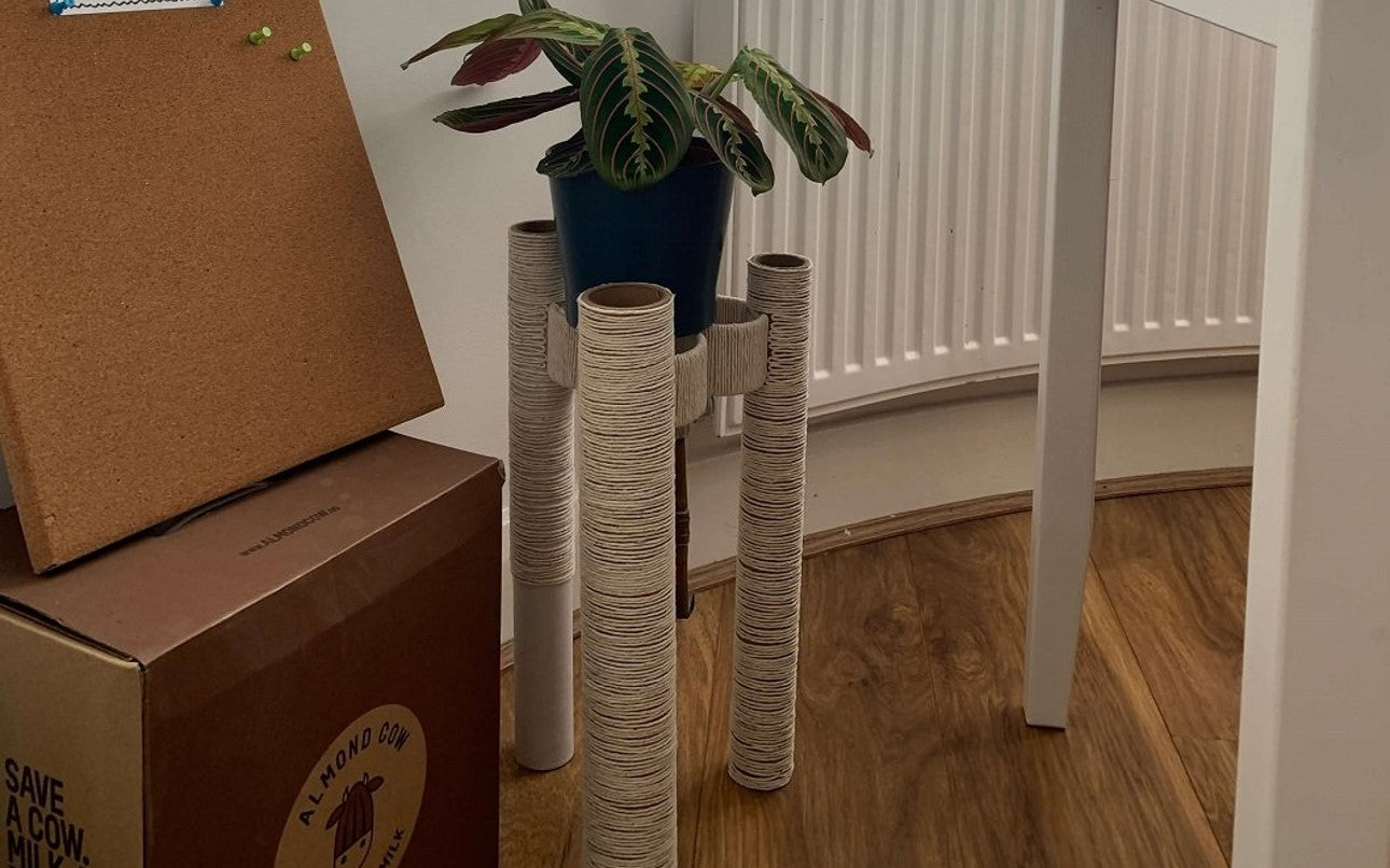 Upcycling inspo: plant stand!